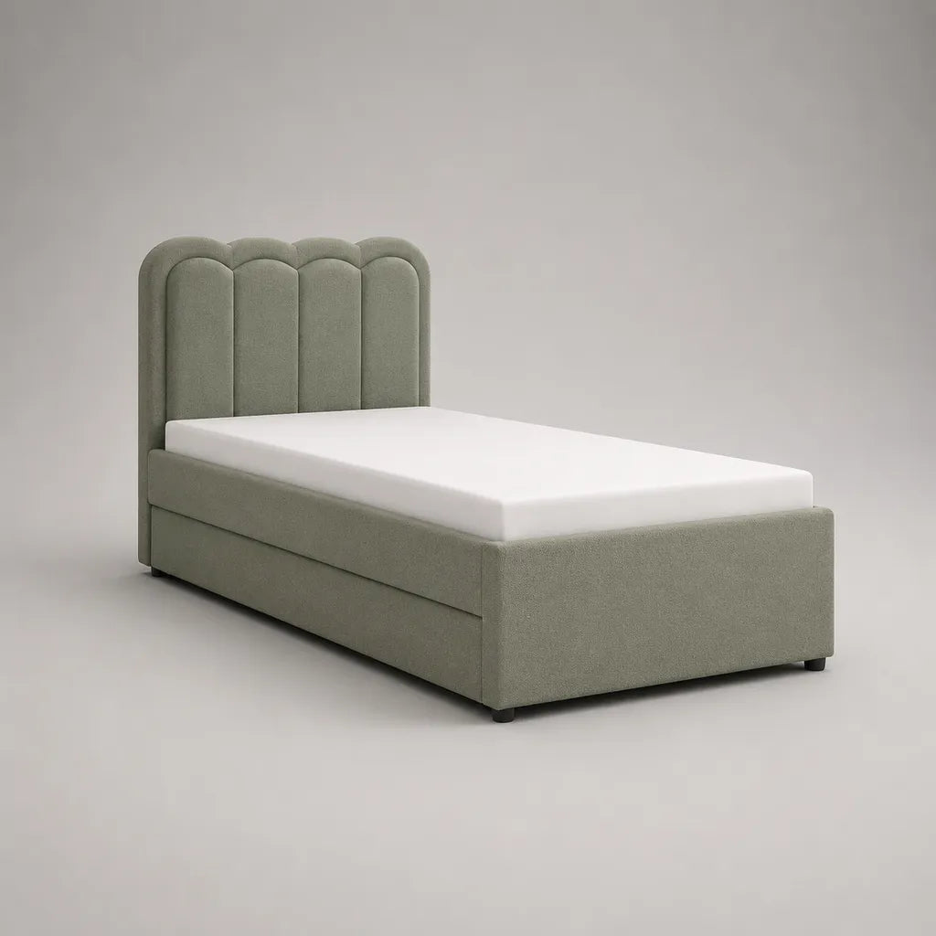 Lit double rembourré en tissu vert sauge avec tête de lit à panneaux verticaux, couchage 140 × 200 cm, dimensions 216 × 153 × 115 cm